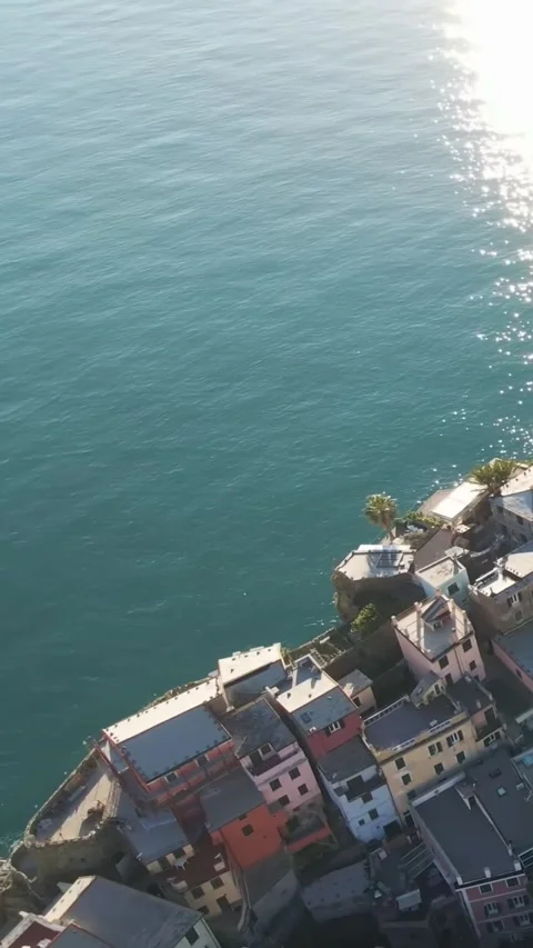 Aerial drone view of Cinque Terre Italy coastal villages and scenic landscapes. Vídeos de archivo 335018974