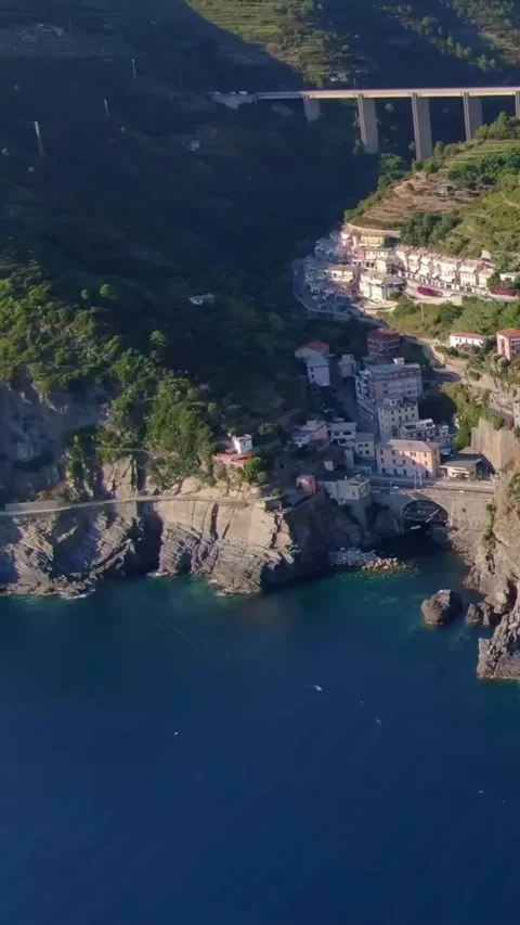 Aerial drone view of Cinque Terre Italy coastal villages and scenic landscapes. Vídeos de archivo 335018981