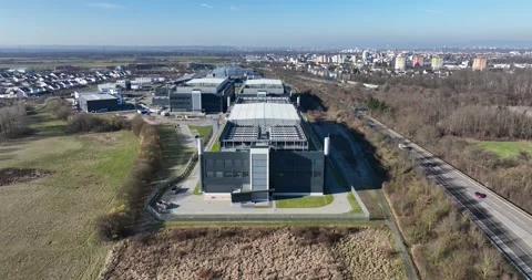 Aerial drone view on Data Centers, Rechenzentrum Frankfurt 3, Vídeos de archivo 301818332