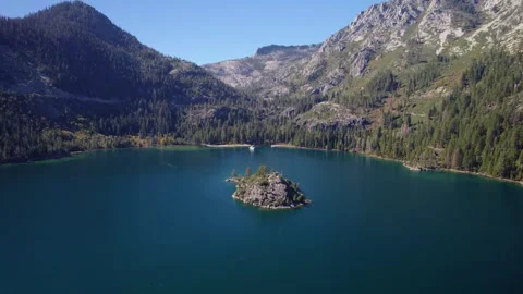 Aerial Drone View of Emerald Bay Lake Tahoe with Fannette Island and Crystal Stockbeeldmateriaal 334695769