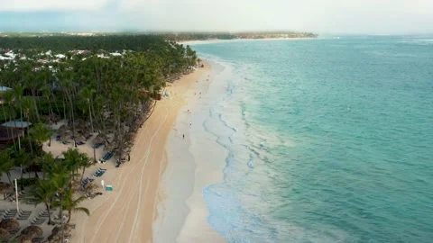 Aerial drone view fly over thai beach during sunny day 스톡 동영상 130521389