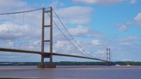 Aerial drone view of Humber Bridge, 12th largest suspension span, gracefull.. Видео 249248871