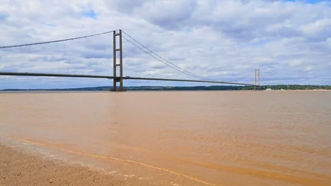 Aerial drone view of Humber Bridge, 12th largest suspension span, gracefull.. 動画素材 249251055