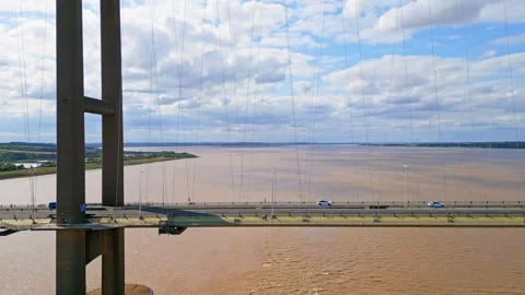 Aerial drone view of Humber Bridge, 12th largest suspension span, gracefull.. Stockbeeldmateriaal 249252132