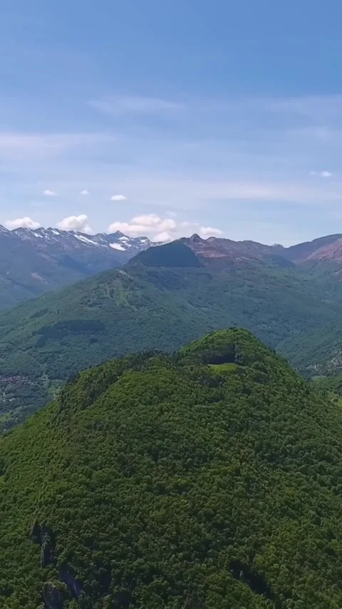 Aerial drone view of Lake Como, Italy. Vídeos de archivo 335046965