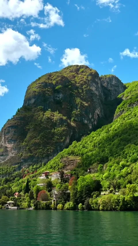Aerial drone view of Lake Como, Italy. Vídeos de archivo 335047080