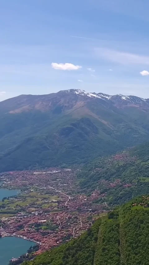 Aerial drone view of Lake Como, Italy. Vídeos de archivo 335047287