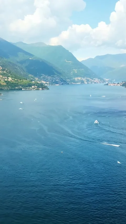 Aerial drone view of Lake Como, Italy. Vídeos de archivo 335047435
