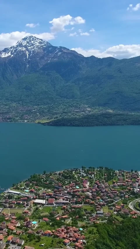 Aerial drone view of Lake Como, Italy. Vídeos de archivo 335047494