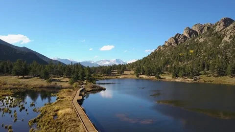 Aerial Drone View of Lakes and Mountains in Estes Park Colorado Vídeos de archivo 80744440