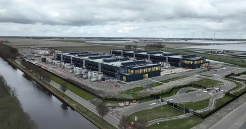 Aerial drone view of a large datacenter under construction, internet 스톡 동영상 269547366