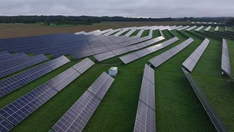 Aerial Drone View of Large Solar Farm in Rural Latvia Vídeo Stock 345155332