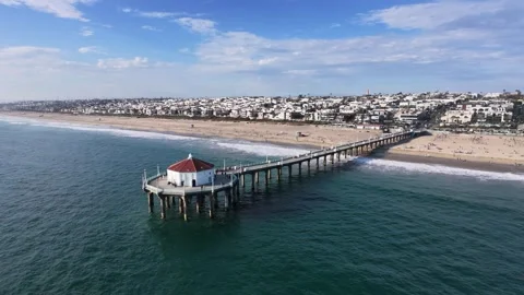 Aerial Drone View of Manhattan Beach, California Pier and Coastline Vidéo 340656920