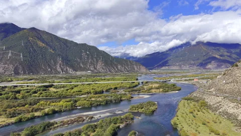 Aerial Drone View of Nyingchi Two-River Confluence and Autumn Landscape Stockbeeldmateriaal 340046169
