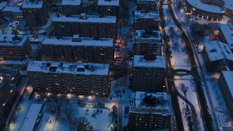 Aerial drone view over DN Newspaper building in Stockholm in winter at night Vídeo Stock 109484017