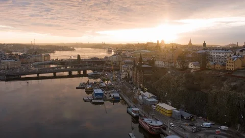 Aerial drone view over Söder in Stockholm at sunset Vidéo 109525487