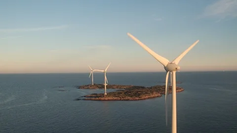 Aerial drone view over Wind turbines at sunset Vidéo 109675649