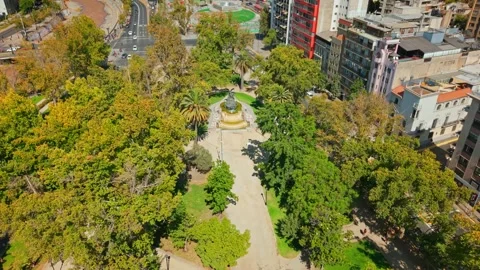 Aerial Drone View of Parque Forestal Urban Park in Santiago Chile with downtown 库存影片 328395146