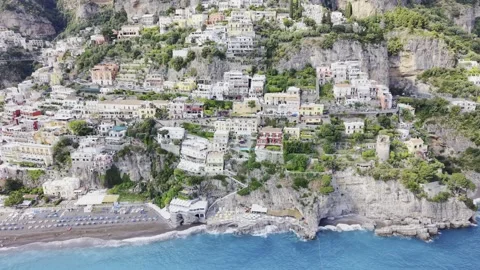 Aerial Drone View of Positano Cliffside Village on Amalfi Coast Vidéo 334722086