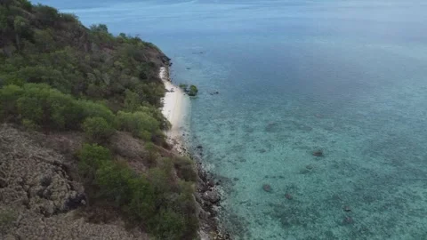 Aerial Drone View of Secluded Beach and Coastline in Komodo Island Stockbeeldmateriaal 332638144