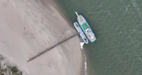 Aerial drone view on ship for watching seals at Texel, wadden island. Vídeo Stock 292667209