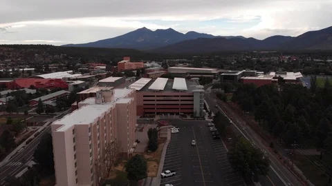 Aerial drone view of a small hilly town, Flagstaff mountain, Arizona, USA Vídeos de archivo 96500391