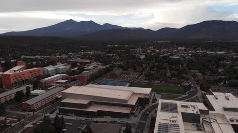 Aerial drone view of a small hilly town, Flagstaff mountain, Arizona, USA Vídeos de archivo 96501582