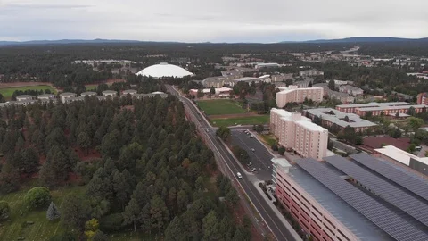 Aerial drone view of a small hilly town, Flagstaff mountain, Arizona, USA Vídeos de archivo 96501989