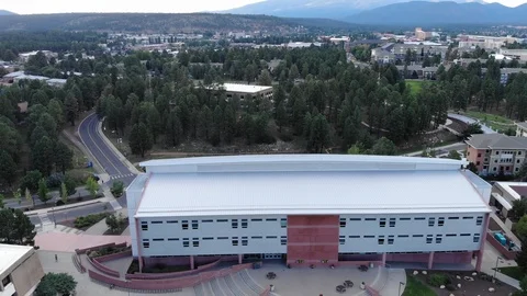 Aerial drone view of a small hilly town, Flagstaff mountain, Arizona, USA Vídeos de archivo 96505826