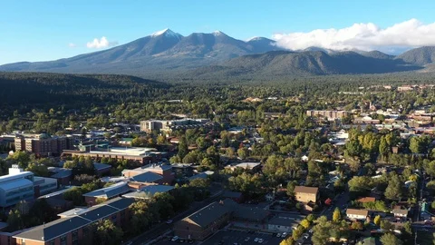 Aerial drone view of a small hilly town, Flagstaff mountain, Arizona, USA Vídeos de archivo 97040110