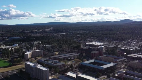 Aerial drone view of a small hilly town, Flagstaff mountain, Arizona, USA Vídeos de archivo 126486826