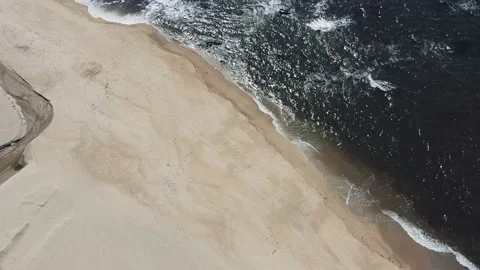 Aerial Drone View - Small Stream in a Golden Sand Beach - Top View 库存影片 152729235