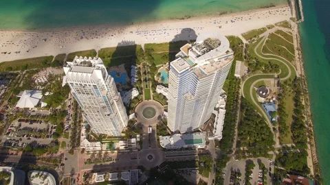 Aerial drone view of south pointe buildings and coastline in Miami Beach Video stock 100856107