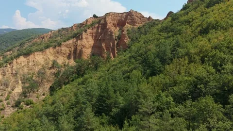 Aerial Drone View of Stob Pyramids Earth Pillars, Bulgaria Vídeo Stock 343364997