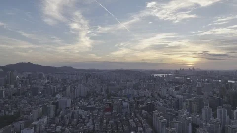 Aerial Drone View of Sunset Cityscape and Han River 库存影片 345444882
