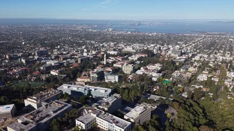 Aerial drone view of UC Berkeley campus and San Francisco Bay 스톡 동영상 342314165