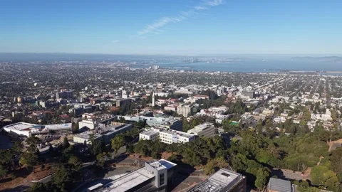 Aerial drone view of UC Berkeley and San Francisco Bay Area in California 스톡 동영상 344954376