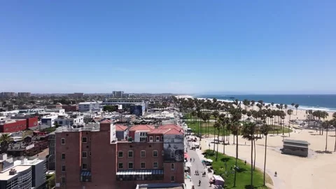 Aerial Drone View of Venice Beach Boardwalk and Skatepark, Los Angeles, CA Vídeo Stock 340657187