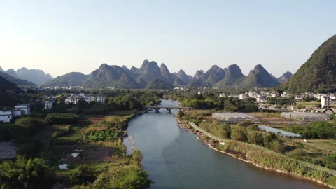 Aerial Drone View of Yangshuo Karst River Valley Vídeo Stock 340525606