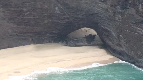 Aerial of Empty Beach Vídeo Stock 5295322
