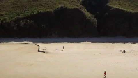 Aerial, fade away, pull out shot, Torimbia beach, Llanes, Asturias. White Vidéo 252126187