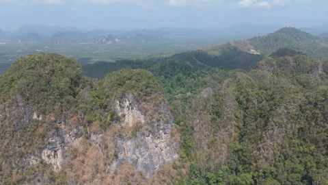 Aerial Flight Over Lush Limestone Karst Mountains Krabi Vídeos de archivo 337295649