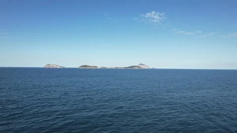 Aerial Flight Towards Ilhas Cagarras from São Conrado, Rio de Janeiro 库存影片 296767341