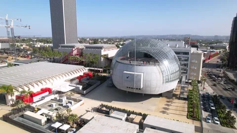 Aerial fly through of the Sphere Building of the Academy Museum in LA 스톡 동영상 196028018