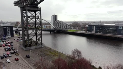 Aerial Fly Toward Clyde Arc Squinty Bridge Glasgow Vídeos de archivo 328786339