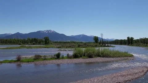 Aerial Flying Low Over Snake River Sunny Day 스톡 동영상 315224949