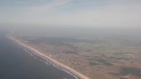 Aerial: flying over coastline Video stock 47317472