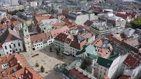 Aerial flyover Bratislava Main square in old town, Slovakia, sunny summer Vídeo Stock 169084560