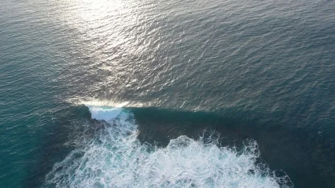Aerial footage of waves Stockbeeldmateriaal 115757127