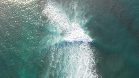 Aerial footage of waves Vidéo 115757137